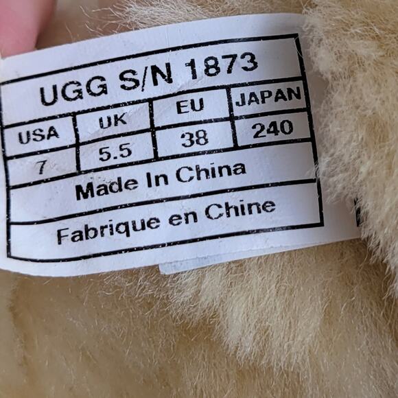 UGG BAILEY BUTTON TRIPLET II WATER RESISTANT BOOTS - Picture 12 of 12